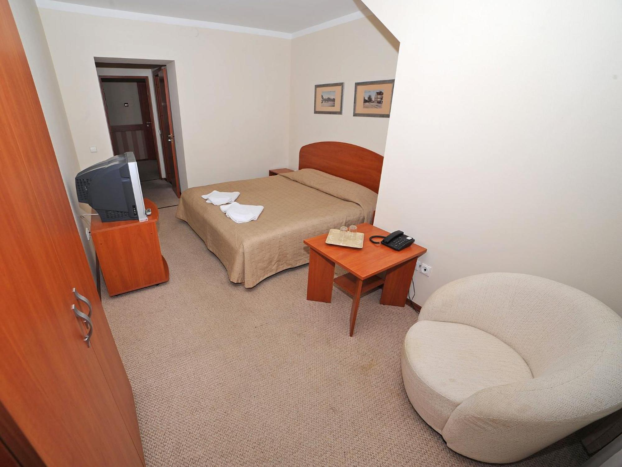 Deims Hotel Шилуте Экстерьер фото